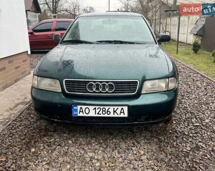 Зеленый Ауди А4, объемом двигателя 1.9 л и пробегом 400 тыс. км за 2400 $, фото 1 на Automoto.ua