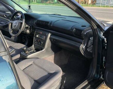 Зеленый Ауди А4, объемом двигателя 1.8 л и пробегом 362 тыс. км за 3150 $, фото 7 на Automoto.ua