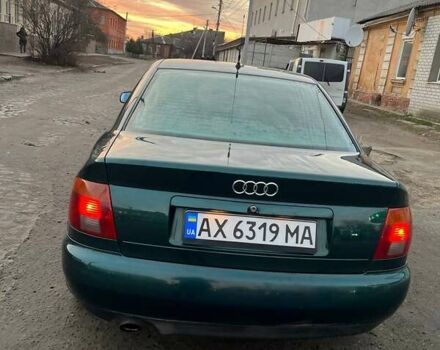 Зеленый Ауди А4, объемом двигателя 1.8 л и пробегом 350 тыс. км за 4000 $, фото 1 на Automoto.ua