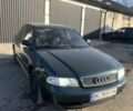 Зеленый Ауди А4, объемом двигателя 1.6 л и пробегом 300 тыс. км за 2500 $, фото 1 на Automoto.ua