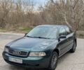 Зеленый Ауди А4, объемом двигателя 1.8 л и пробегом 300 тыс. км за 3500 $, фото 1 на Automoto.ua