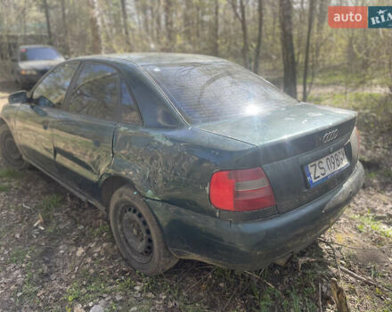 Зеленый Ауди А4, объемом двигателя 1.6 л и пробегом 250 тыс. км за 1500 $, фото 4 на Automoto.ua
