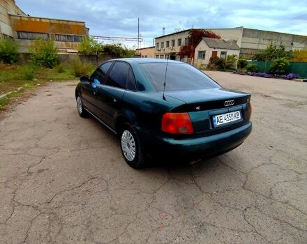 Зеленый Ауди А4, объемом двигателя 1.8 л и пробегом 320 тыс. км за 3600 $, фото 5 на Automoto.ua
