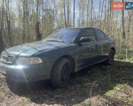 Зеленый Ауди А4, объемом двигателя 1.6 л и пробегом 250 тыс. км за 1500 $, фото 2 на Automoto.ua