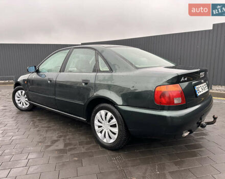 Зелений Ауді А4, об'ємом двигуна 1.8 л та пробігом 299 тис. км за 2350 $, фото 1 на Automoto.ua