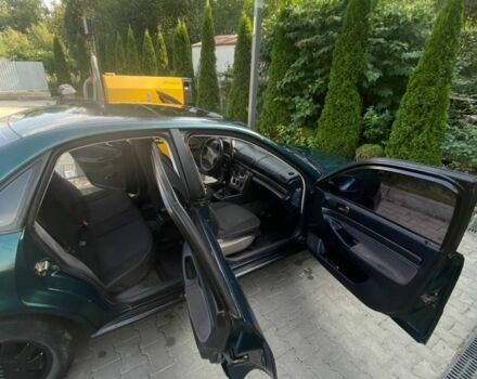 Зелений Ауді А4, об'ємом двигуна 1.6 л та пробігом 400 тис. км за 2800 $, фото 1 на Automoto.ua