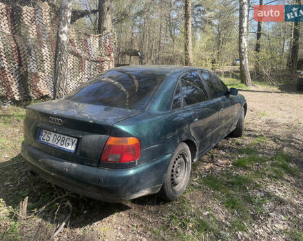 Зеленый Ауди А4, объемом двигателя 1.6 л и пробегом 250 тыс. км за 1500 $, фото 3 на Automoto.ua