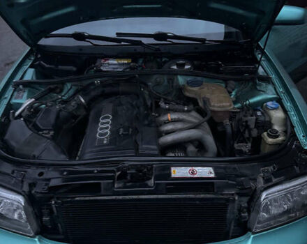 Зеленый Ауди А4, объемом двигателя 1.8 л и пробегом 318 тыс. км за 3400 $, фото 13 на Automoto.ua