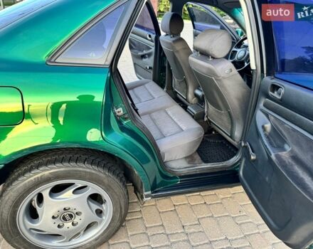 Зелений Ауді А4, об'ємом двигуна 1.8 л та пробігом 250 тис. км за 2999 $, фото 15 на Automoto.ua
