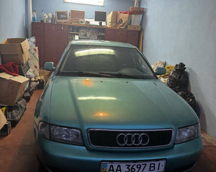 Зеленый Ауди А4, объемом двигателя 1.8 л и пробегом 318 тыс. км за 3400 $, фото 5 на Automoto.ua