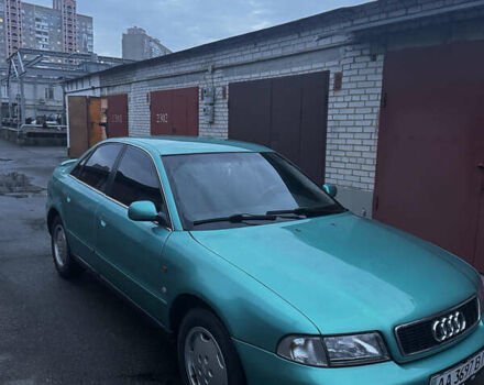 Зеленый Ауди А4, объемом двигателя 1.8 л и пробегом 318 тыс. км за 3400 $, фото 1 на Automoto.ua