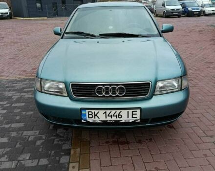 Зеленый Ауди А4, объемом двигателя 1.6 л и пробегом 292 тыс. км за 3000 $, фото 1 на Automoto.ua