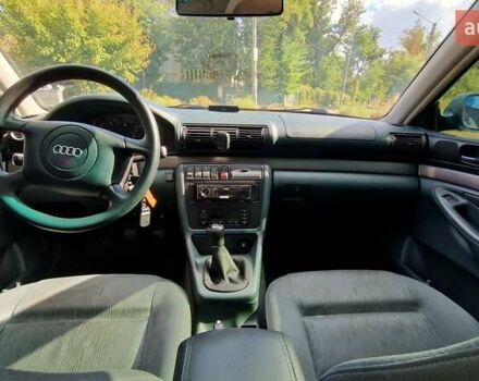 Ауди А4 1998 в Днепре (Днепропетровске) на Automoto.ua Зеленый Ауди А4, объемом двигателя 1.6 л и пробегом 262 тыс. км за 3500 $, фото 23 на Automoto.ua