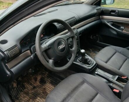 Зеленый Ауди А4, объемом двигателя 0 л и пробегом 300 тыс. км за 1000 $, фото 1 на Automoto.ua