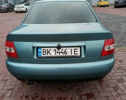 Зеленый Ауди А4, объемом двигателя 1.6 л и пробегом 292 тыс. км за 3000 $, фото 3 на Automoto.ua