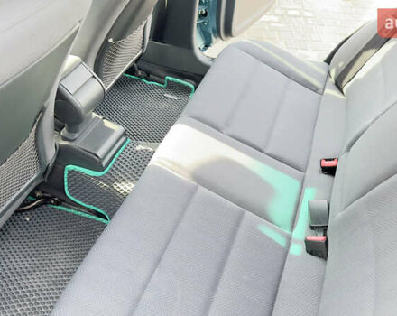 Зеленый Ауди А4, объемом двигателя 1.78 л и пробегом 244 тыс. км за 5500 $, фото 5 на Automoto.ua