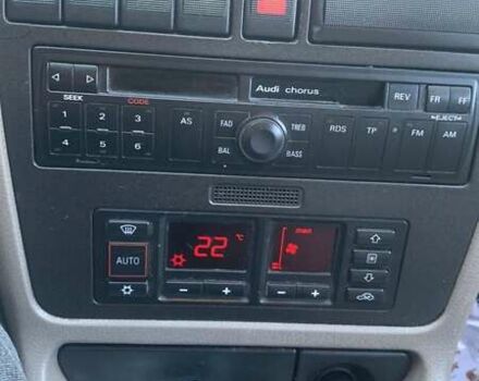 Зеленый Ауди А4, объемом двигателя 1.6 л и пробегом 400 тыс. км за 3000 $, фото 15 на Automoto.ua