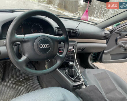 Зеленый Ауди А4, объемом двигателя 1.6 л и пробегом 355 тыс. км за 3500 $, фото 10 на Automoto.ua