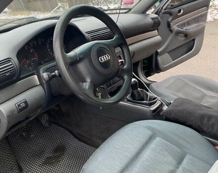 Зеленый Ауди А4, объемом двигателя 1.6 л и пробегом 355 тыс. км за 3500 $, фото 9 на Automoto.ua
