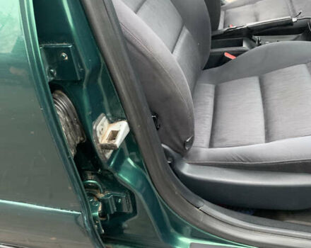 Зелений Ауді А4, об'ємом двигуна 1.9 л та пробігом 283 тис. км за 3900 $, фото 17 на Automoto.ua