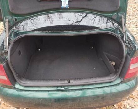 Зеленый Ауди А4, объемом двигателя 1.9 л и пробегом 280 тыс. км за 3400 $, фото 1 на Automoto.ua