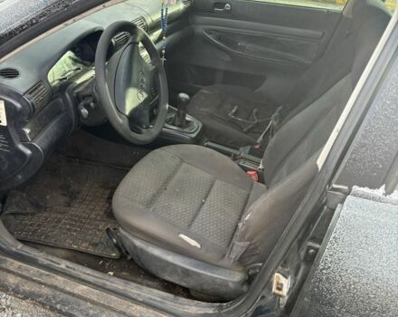 Зелений Ауді А4, об'ємом двигуна 1.8 л та пробігом 300 тис. км за 1450 $, фото 4 на Automoto.ua