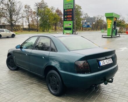 Ауді А4 2001 у Синельниковом на Automoto.ua Зелений Ауді А4, об'ємом двигуна 0 л та пробігом 2 тис. км за 1350 $, фото 4 на Automoto.ua