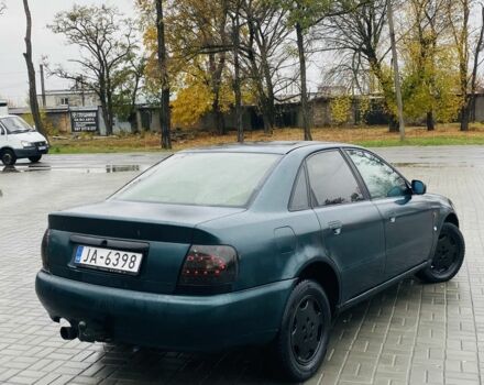 Ауді А4 2001 у Синельниковом на Automoto.ua Зелений Ауді А4, об'ємом двигуна 0 л та пробігом 2 тис. км за 1350 $, фото 5 на Automoto.ua