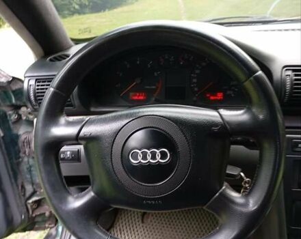 Зелений Ауді А4, об'ємом двигуна 1.6 л та пробігом 364 тис. км за 3500 $, фото 4 на Automoto.ua