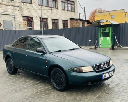 Ауді А4 2001 у Синельниковом на Automoto.ua Зелений Ауді А4, об'ємом двигуна 0 л та пробігом 2 тис. км за 1350 $, фото 2 на Automoto.ua