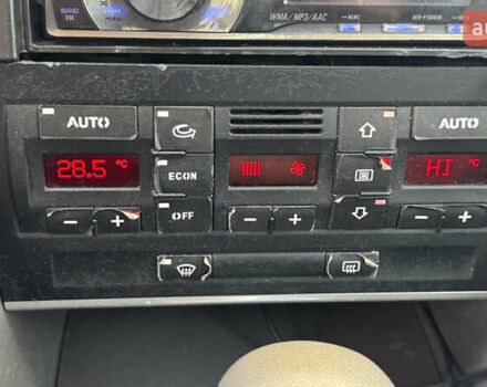 Зелений Ауді А4, об'ємом двигуна 1.98 л та пробігом 263 тис. км за 4700 $, фото 19 на Automoto.ua