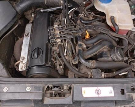 Зелений Ауді А4, об'ємом двигуна 1.6 л та пробігом 364 тис. км за 3500 $, фото 10 на Automoto.ua