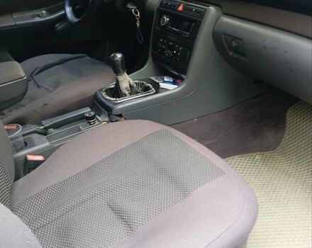 Зелений Ауді А4, об'ємом двигуна 1.6 л та пробігом 364 тис. км за 3500 $, фото 3 на Automoto.ua