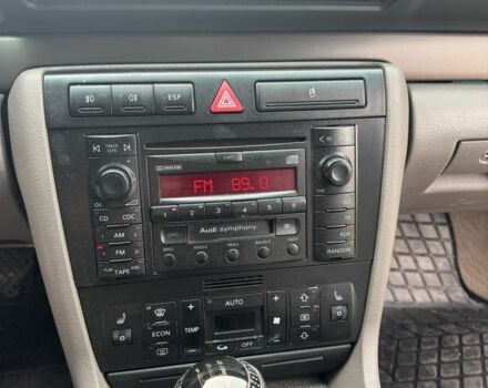 Зеленый Ауди А4, объемом двигателя 2.4 л и пробегом 500 тыс. км за 4000 $, фото 13 на Automoto.ua