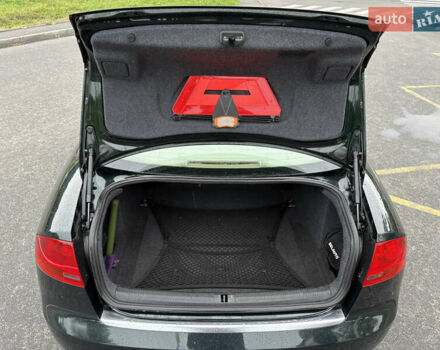 Зеленый Ауди А4, объемом двигателя 1.98 л и пробегом 260 тыс. км за 7500 $, фото 5 на Automoto.ua