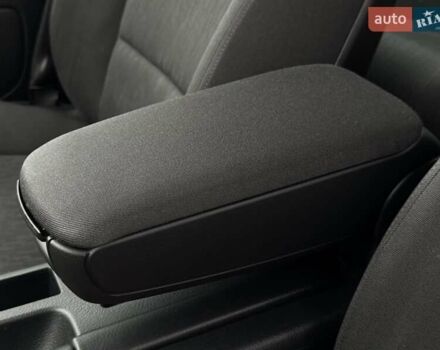 Зелений Ауді А4, об'ємом двигуна 1.6 л та пробігом 180 тис. км за 7500 $, фото 11 на Automoto.ua