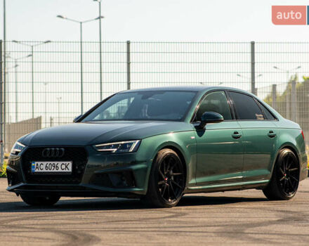 Зелений Ауді А4, об'ємом двигуна 1.98 л та пробігом 47 тис. км за 30000 $, фото 1 на Automoto.ua