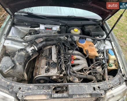 Зелений Ауді А4, об'ємом двигуна 1.8 л та пробігом 381 тис. км за 2600 $, фото 2 на Automoto.ua