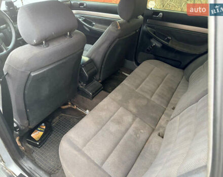 Зелений Ауді А4, об'ємом двигуна 1.8 л та пробігом 381 тис. км за 2600 $, фото 3 на Automoto.ua