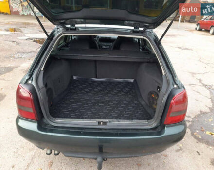 Зеленый Ауди А4, объемом двигателя 1.9 л и пробегом 422 тыс. км за 3600 $, фото 8 на Automoto.ua