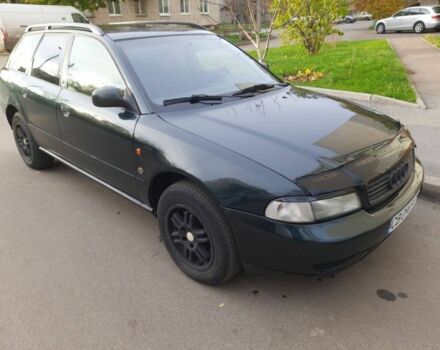 Зеленый Ауди А4, объемом двигателя 1.9 л и пробегом 422 тыс. км за 3600 $, фото 2 на Automoto.ua