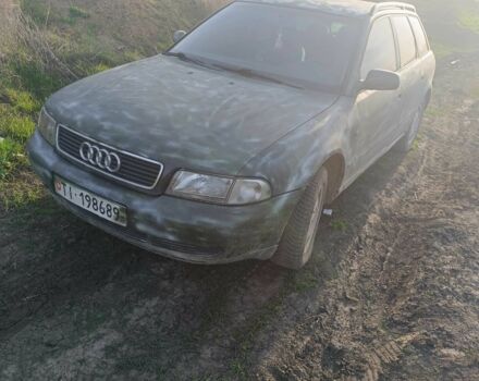 Зеленый Ауди А4, объемом двигателя 1.8 л и пробегом 400 тыс. км за 2000 $, фото 13 на Automoto.ua