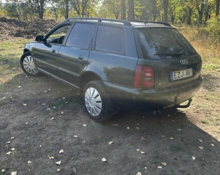 Зеленый Ауди А4, объемом двигателя 1.9 л и пробегом 342 тыс. км за 1597 $, фото 3 на Automoto.ua