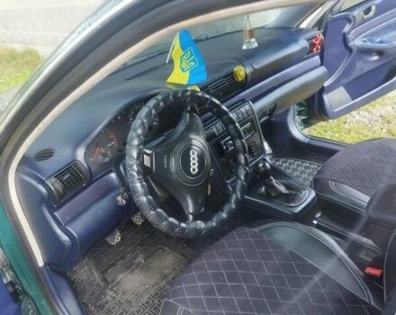 Зеленый Ауди А4, объемом двигателя 2.5 л и пробегом 333 тыс. км за 3500 $, фото 2 на Automoto.ua