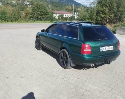 Зеленый Ауди А4, объемом двигателя 2.5 л и пробегом 333 тыс. км за 3500 $, фото 1 на Automoto.ua