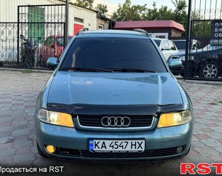 Зеленый Ауди А4, объемом двигателя 2.5 л и пробегом 355 тыс. км за 3799 $, фото 1 на Automoto.ua