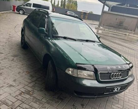 Зеленый Ауди А4, объемом двигателя 1.8 л и пробегом 300 тыс. км за 1450 $, фото 3 на Automoto.ua