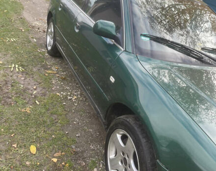 Зеленый Ауди А4, объемом двигателя 1.6 л и пробегом 300 тыс. км за 4100 $, фото 3 на Automoto.ua