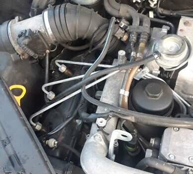 Зеленый Ауди А4, объемом двигателя 2.5 л и пробегом 325 тыс. км за 5700 $, фото 5 на Automoto.ua