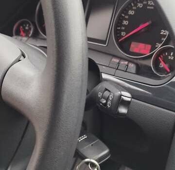 Зеленый Ауди А4, объемом двигателя 2 л и пробегом 201 тыс. км за 5899 $, фото 29 на Automoto.ua